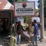 Imbas Kasus Dugaan Pelanggaran Etik, Komunitas Peduli Anak dan Wanita Pasang Bendera Putih di Kantor PDI Perjuangan dan DPRD Busel