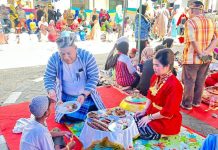 Bank Mandiri Baubau Ikut Lestarikan Tradisi “Pakandeana Ana Maelu” di HUT Kota Baubau ke-484