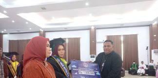Dukung Pendidikan Kesehatan, Bank Mandiri Apresiasi Lulusan Terbaik STIKES IST Buton