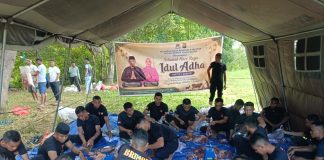 Dari Tabungan Personel, Brimob Sultra Salurkan Hampir Dua Ton Daging Kurban