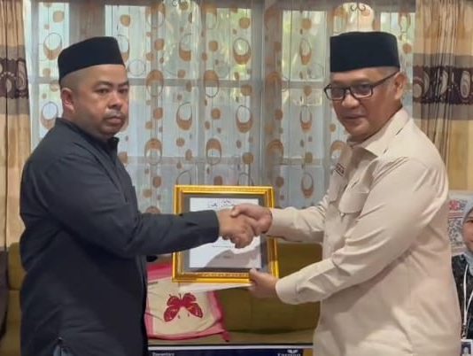 Menteri Haji RI Kunjungi Keluarga Almarhumah dr. Fitri Rizkiani dan Tinjau Potensi Produk Perikanan Baubau