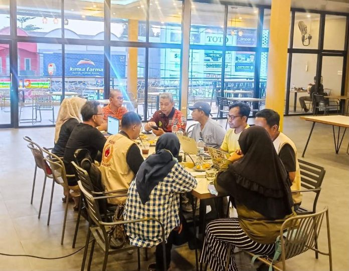IMG-20260928-WA0096 Ketgam : Sejumlah pengurus KONI Kota Baubau menggelar rapat dalam rangka mematangkan persiapan menghadapi pelaksanaan Porprov Sultra 2026. ( Foto Istimewa)